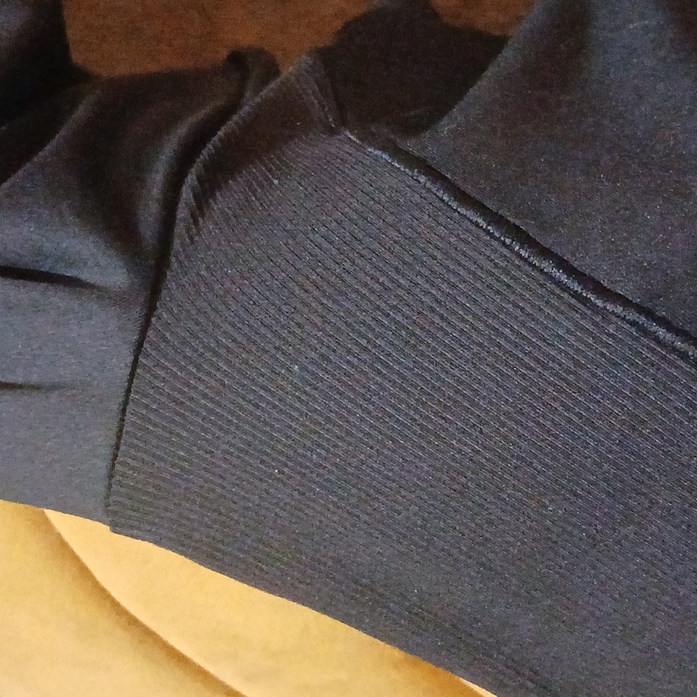 NWT UNDER ARMOUR FITTED MOCK NECK TOP - Picture 9 of 9